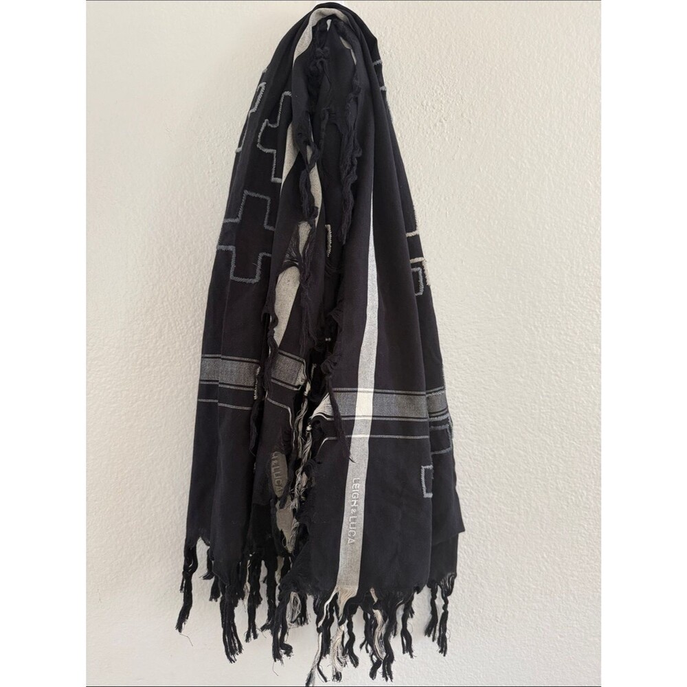 Leigh & Luca Black Gray Cross Scarf Shawl Fringe Keffiyeh Wrap